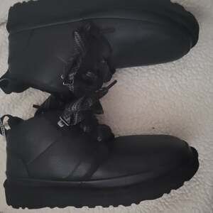 UGG Men's Neumel FT Chukka Boot Black Leather *New*